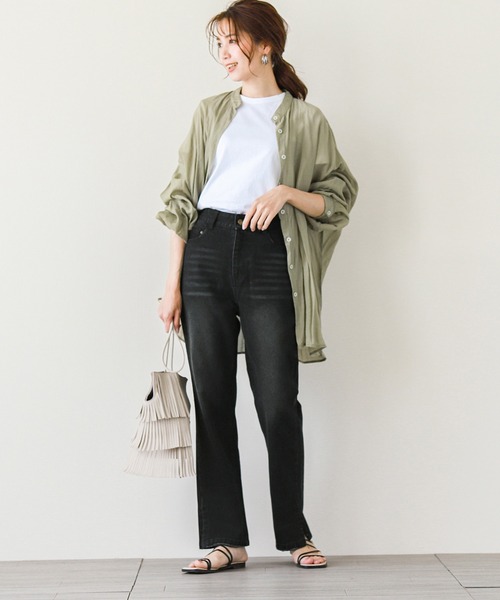 La-gemme(ラジェム)の「サイドスリットデニムパンツ(デニムパンツ・レディース・インディゴブルー/ホワイト/ブラック・M/L)」の2枚目の写真