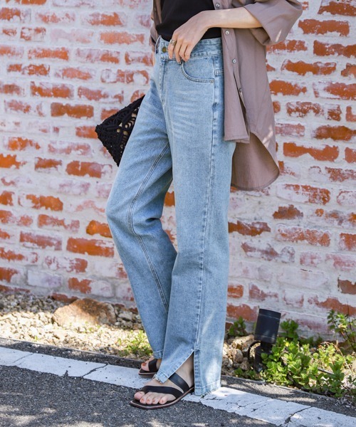 La-gemme(ラジェム)の「サイドスリットデニムパンツ(デニムパンツ・レディース・インディゴブルー/ホワイト/ブラック・M/L)」の5枚目の写真