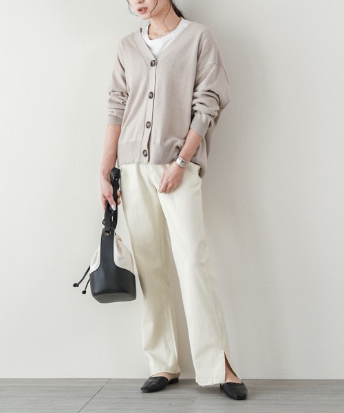 La-gemme(ラジェム)の「サイドスリットデニムパンツ(デニムパンツ・レディース・インディゴブルー/ホワイト/ブラック・M/L)」の7枚目の写真