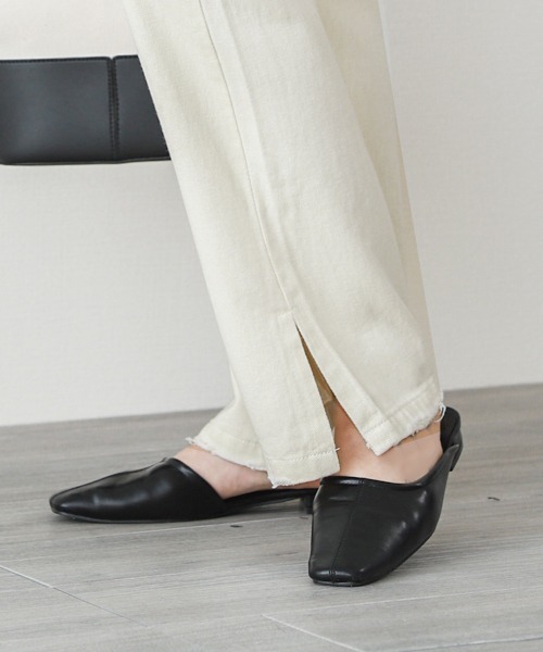 La-gemme(ラジェム)の「サイドスリットデニムパンツ(デニムパンツ・レディース・インディゴブルー/ホワイト/ブラック・M/L)」の4枚目の写真