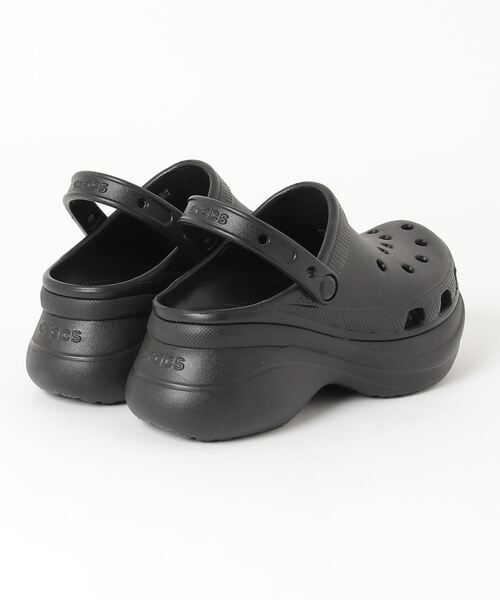 crocs(クロックス)の「crocs Women's Crocs Classic Bae Clog / クロックス ウィメンズ クラシック ベイ クロッグ(サンダル・レディース・ホワイト/ブラック・23.0cm/24.0cm/25.0cm/22.0cm)」の5枚目の写真