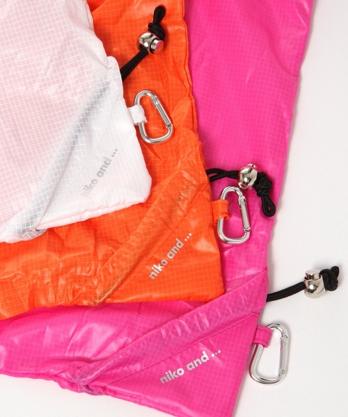 niko and...（ニコアンド）の「オリジナルサブバッグ付きアミトートバッグ（トートバッグ・レディース・ブラック/ベージュ/レッド/カーキ・0）」の11枚目の写真