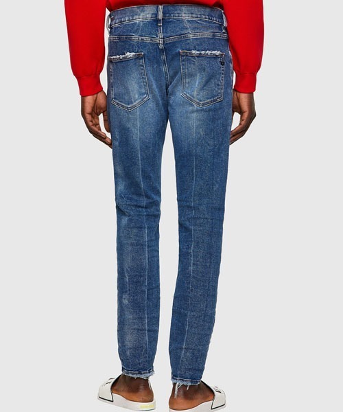DIESEL（ディーゼル）の「DIESEL FW21 メンズ  スリム ブルーデニム（デニムパンツ・メンズ・ブルー・36inch/31inch/26inch/34inch/27inch/32inch/30inch/33inch/28inch/29inch）」の4枚目の写真