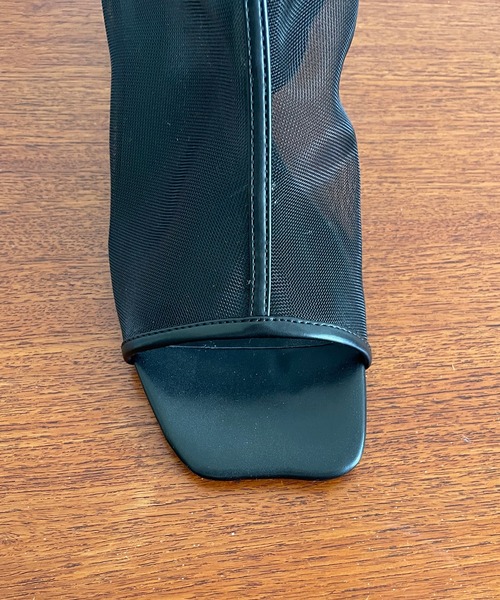 CAPRICIEUX LE'MAGE(カプリシューレマージュ)の「チュールサンダルブーツ(サンダル・レディース・ブラック/ベージュ・38/37)」の5枚目の写真