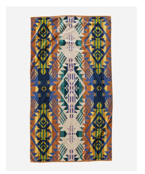 PENDLETON（ペンドルトン）の「OVERSIZED JACQUARD TOWEL（タオル・メンズ・コーラル/レッド/ダークグレー/ブラック系その他/ブラック系その他3/ベージュ系その他3/ネイビー/ライトグレー/ブラック/グレー系その他/ブラウン系その他2/ベージュ系その他2/ブルー系その他/ブラウン/タン/その他2/ベージュ系その他/ブラック系その他4/グレー/アクア/ブラウン系その他/その他1/グリーン系その他/ブラック×ホワイト/その他4/ベージュ系その他5/ベージュ系その他4/ターコイズブルー・ONE SIZE）」の13枚目の写真