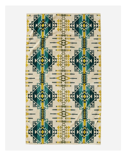 PENDLETON（ペンドルトン）の「OVERSIZED JACQUARD TOWEL（タオル・メンズ・コーラル/レッド/ダークグレー/ブラック系その他/ブラック系その他3/ベージュ系その他3/ネイビー/ライトグレー/ブラック/グレー系その他/ブラウン系その他2/ベージュ系その他2/ブルー系その他/ブラウン/タン/その他2/ベージュ系その他/ブラック系その他4/グレー/アクア/ブラウン系その他/その他1/グリーン系その他/ブラック×ホワイト/その他4/ベージュ系その他5/ベージュ系その他4/ターコイズブルー・ONE SIZE）」の17枚目の写真