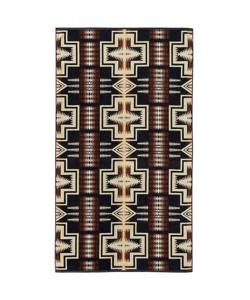 PENDLETON（ペンドルトン）の「OVERSIZED JACQUARD TOWEL（タオル・メンズ・コーラル/レッド/ダークグレー/ブラック系その他/ブラック系その他3/ベージュ系その他3/ネイビー/ライトグレー/ブラック/グレー系その他/ブラウン系その他2/ベージュ系その他2/ブルー系その他/ブラウン/タン/その他2/ベージュ系その他/ブラック系その他4/グレー/アクア/ブラウン系その他/その他1/グリーン系その他/ブラック×ホワイト/その他4/ベージュ系その他5/ベージュ系その他4/ターコイズブルー・ONE SIZE）」の2枚目の写真