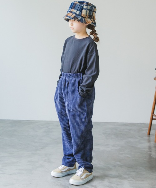 pairmanon(ペアマノン)の「ユニセックスサルエル風コーデュロイ10分丈パンツ(その他パンツ・キッズ・グレー/モカ/ブラック/カーキ/ラベンダー/ネイビー・120/130/110/140/100/150/90)」の18枚目の写真