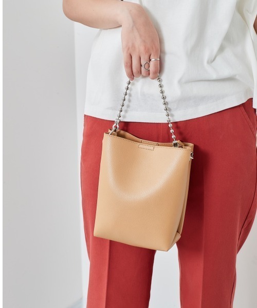 cepo（セポ）の「ボールチェーンミニショルダー（ショルダーバッグ・レディース・ブラック/ベージュ・FREE）」の4枚目の写真