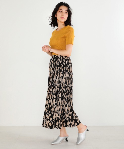 Bou Jeloud（ブージュルード）の「ベーシックリブニットＴシャツ（ニット/セーター・レディース・ブルー/マスタード・FREE）」の4枚目の写真