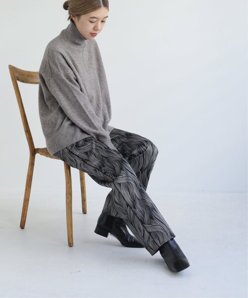 MJUKA.（ミューカ）の「MODERN LINE PATTARNパンツ（その他パンツ・レディース・ネイビー系/グリーン系・FREE）」の5枚目の写真