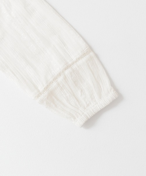 URBAN RESEARCH Sonny Label(アーバンリサーチサニーレーベル)の「楊柳ギャザースリーブブラウス(シャツ/ブラウス・レディース・ライトグレー/ホワイト/オレンジ系その他/ブラック/イエロー系その他・FREE)」の13枚目の写真