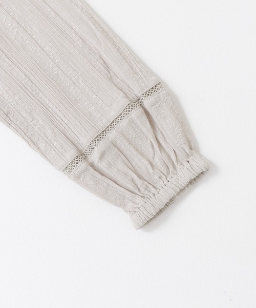 URBAN RESEARCH Sonny Label(アーバンリサーチサニーレーベル)の「楊柳ギャザースリーブブラウス(シャツ/ブラウス・レディース・ライトグレー/ホワイト/オレンジ系その他/ブラック/イエロー系その他・FREE)」の14枚目の写真