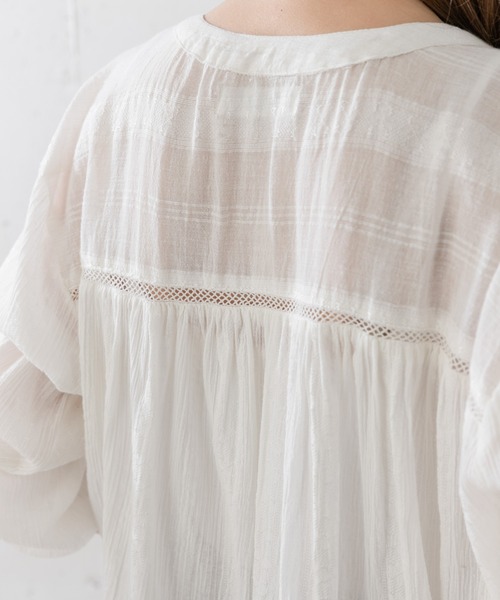 URBAN RESEARCH Sonny Label(アーバンリサーチサニーレーベル)の「楊柳ギャザースリーブブラウス(シャツ/ブラウス・レディース・ライトグレー/ホワイト/オレンジ系その他/ブラック/イエロー系その他・FREE)」の19枚目の写真