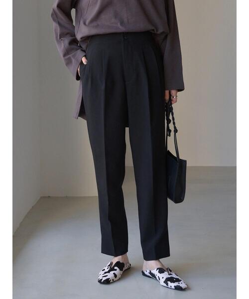 AMERICAN HOLIC(アメリカンホリック)の「フロントタックスリムテーパードパンツ(その他パンツ・レディース・ブラック/ブルー/アイボリー/モカ・S/M/L/XS)」の11枚目の写真