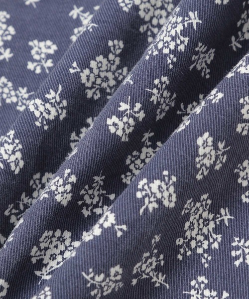 MADEMOISELLE ROPE'(マドモアゼル ロペ)の「【ROLLA'S】オリジナルストレートフラワープリントデニム(デニムパンツ・レディース・ネイビー・34/36/38)」の8枚目の写真