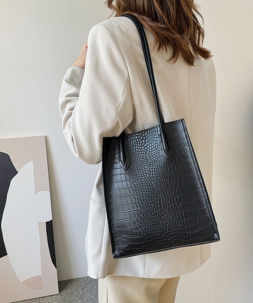 me+em select（ミームセレクト）の「ミニポーチ付きクロコ柄トートバッグ（トートバッグ・レディース・ブラック/ベージュ/ブラウン/アイボリー・FREE）」の3枚目の写真