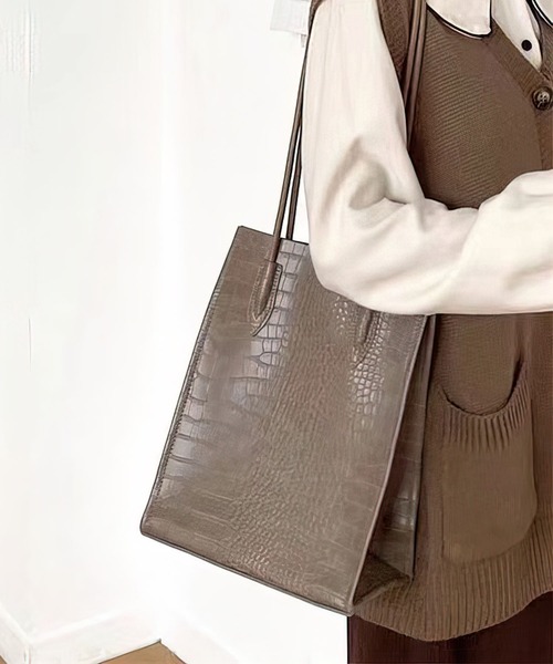 me+em select（ミームセレクト）の「ミニポーチ付きクロコ柄トートバッグ（トートバッグ・レディース・ブラック/ベージュ/ブラウン/アイボリー・FREE）」の8枚目の写真