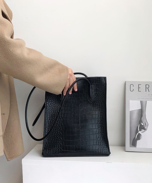 me+em select（ミームセレクト）の「ミニポーチ付きクロコ柄トートバッグ（トートバッグ・レディース・ブラック/ベージュ/ブラウン/アイボリー・FREE）」の19枚目の写真