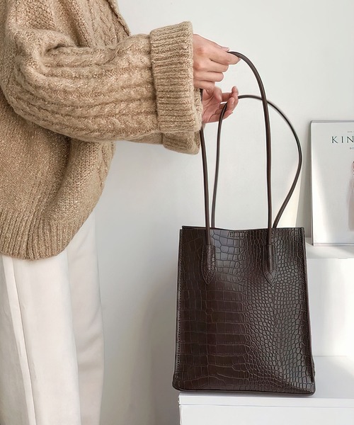 me+em select（ミームセレクト）の「ミニポーチ付きクロコ柄トートバッグ（トートバッグ・レディース・ブラック/ベージュ/ブラウン/アイボリー・FREE）」の16枚目の写真