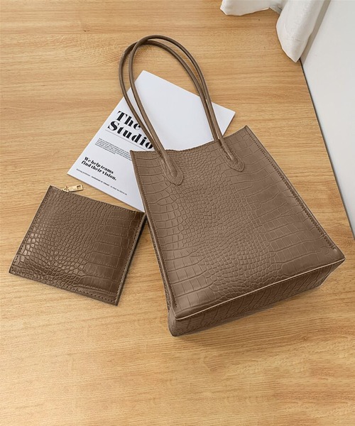 me+em select（ミームセレクト）の「ミニポーチ付きクロコ柄トートバッグ（トートバッグ・レディース・ブラック/ベージュ/ブラウン/アイボリー・FREE）」の21枚目の写真