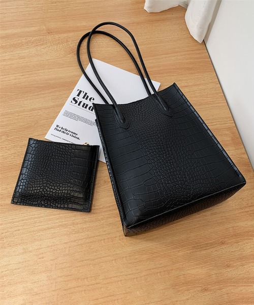 me+em select（ミームセレクト）の「ミニポーチ付きクロコ柄トートバッグ（トートバッグ・レディース・ブラック/ベージュ/ブラウン/アイボリー・FREE）」の6枚目の写真