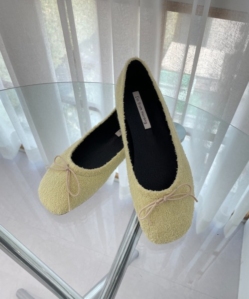 by muni:r（バイ ムニール）の「リボン ラウンドト フラット シューズ（バレエシューズ・レディース・スカイブルー/ブラック/ピンク/イエロー/アイボリー・23.0cm/24.0cm/25.0cm）」の4枚目の写真