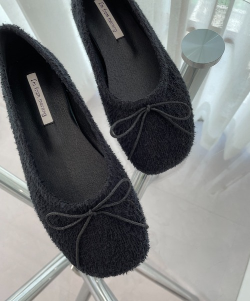 by muni:r（バイ ムニール）の「リボン ラウンドト フラット シューズ（バレエシューズ・レディース・スカイブルー/ブラック/ピンク/イエロー/アイボリー・23.0cm/24.0cm/25.0cm）」の3枚目の写真