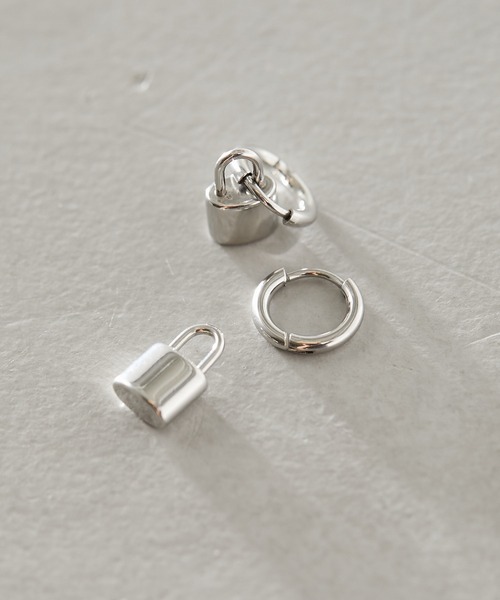 ear PAPILLONNER（イアパピヨネ）の「ステンレスパドロックピアス（ピアス（両耳用）・レディース・シルバー/ゴールド・FREE）」の5枚目の写真