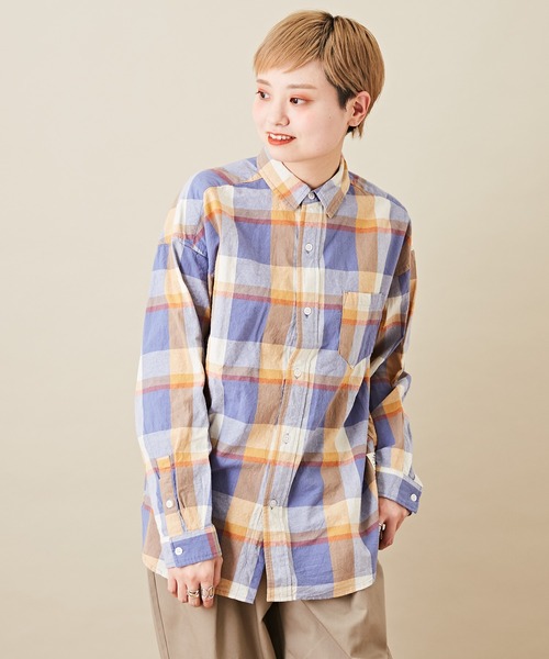 CUBE SUGAR(キューブシュガー)の「空紡糸 レギュラーカラー 長袖 チェックシャツ(シャツ/ブラウス・レディース・ベージュ/グリーン/マルチ/ラベンダー・M)」の4枚目の写真