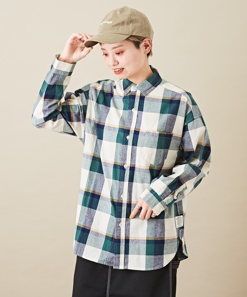 CUBE SUGAR(キューブシュガー)の「空紡糸 レギュラーカラー 長袖 チェックシャツ(シャツ/ブラウス・レディース・ベージュ/グリーン/マルチ/ラベンダー・M)」の3枚目の写真