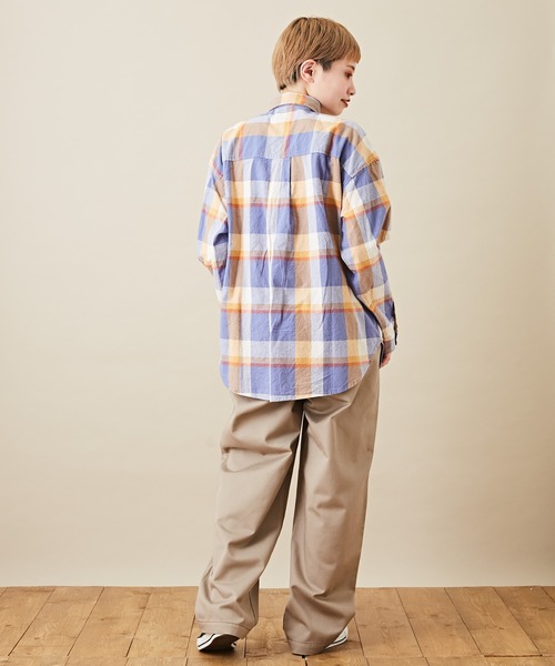 CUBE SUGAR(キューブシュガー)の「空紡糸 レギュラーカラー 長袖 チェックシャツ(シャツ/ブラウス・レディース・ベージュ/グリーン/マルチ/ラベンダー・M)」の18枚目の写真