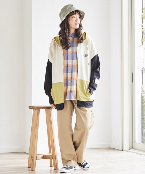 CUBE SUGAR(キューブシュガー)の「空紡糸 レギュラーカラー 長袖 チェックシャツ(シャツ/ブラウス・レディース・ベージュ/グリーン/マルチ/ラベンダー・M)」の12枚目の写真