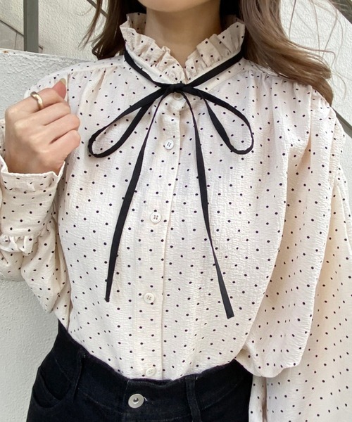one after another NICE CLAUP(ワンアフターアナザーナイスクラップ)の「ボウタイスタンドカラーチュニック(シャツ/ブラウス・レディース・オフホワイト/ホワイト系その他/ベージュ/ベージュ系その他・FREE)」の19枚目の写真