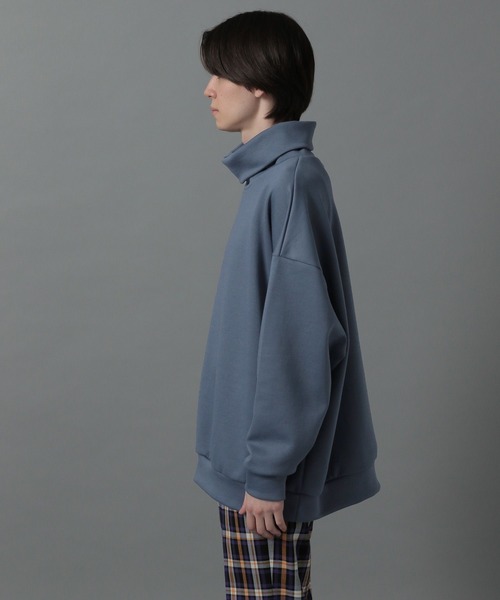 HARE（ハレ）の「ボリュームネックタートルプルオーバー(HARE)（スウェット・メンズ・ブラック/ベージュ/ブルー・SMALL/MEDIUM）」の8枚目の写真