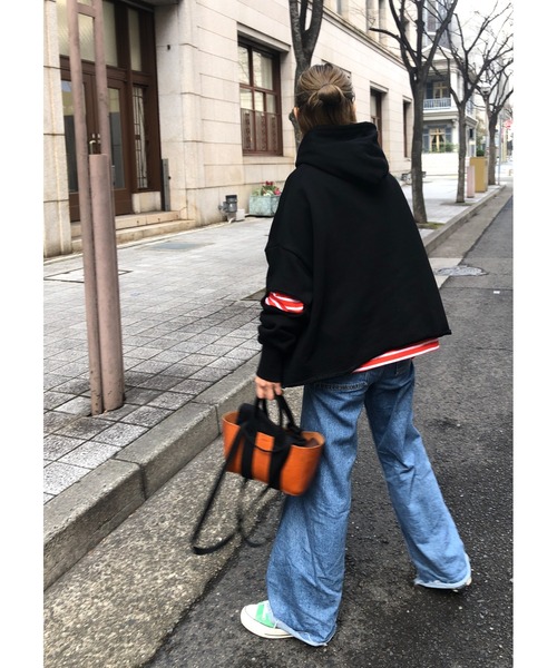 ulu（ウル）の「Original Arm cut sweat hoodie（スウェット・レディース・ブルー/ブラック・FREE）」の3枚目の写真