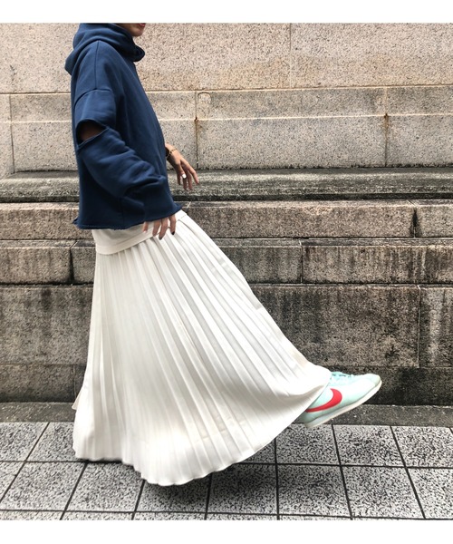 ulu（ウル）の「Original Arm cut sweat hoodie（スウェット・レディース・ブルー/ブラック・FREE）」の12枚目の写真