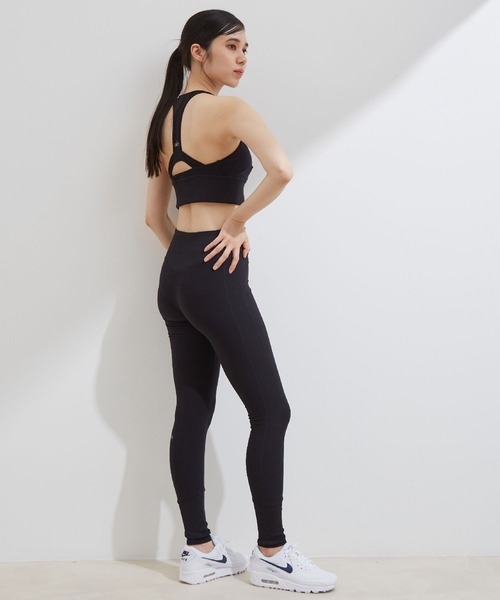 Alo Yoga(アロヨガ)の「【alo】ハイウエストアローソフトラウンジレギンス(レギンス/スパッツ・レディース・ブラック/グレー/ネイビー/ピンク・S/X-SMALL)」の6枚目の写真