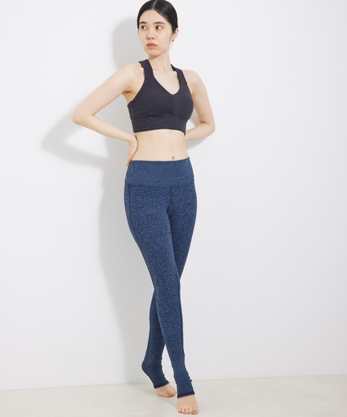 Alo Yoga(アロヨガ)の「【alo】ハイウエストアローソフトラウンジレギンス(レギンス/スパッツ・レディース・ブラック/グレー/ネイビー/ピンク・S/X-SMALL)」の20枚目の写真