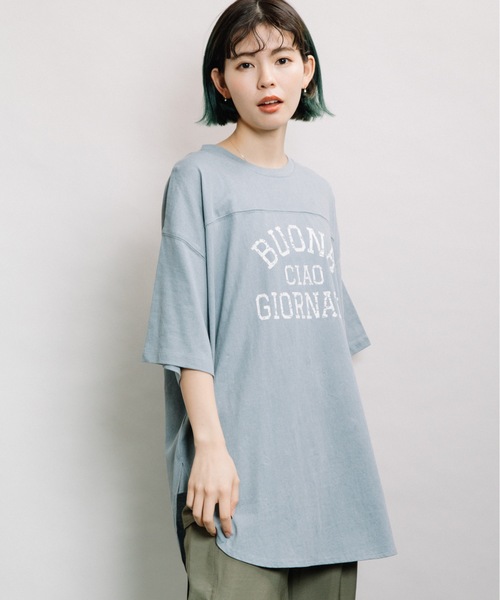 refinedworks（リファインドワークス）の「カレッジロゴTN（Tシャツ/カットソー・レディース・チャコールグレー/ベージュ/ブルー・FREE）」の3枚目の写真