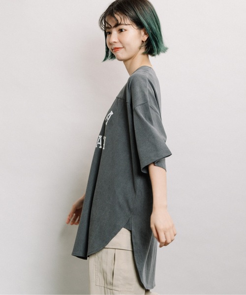 refinedworks（リファインドワークス）の「カレッジロゴTN（Tシャツ/カットソー・レディース・チャコールグレー/ベージュ/ブルー・FREE）」の11枚目の写真