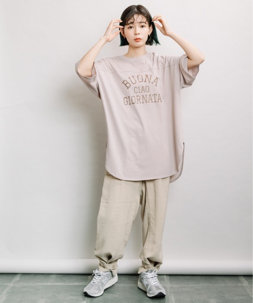 refinedworks（リファインドワークス）の「カレッジロゴTN（Tシャツ/カットソー・レディース・チャコールグレー/ベージュ/ブルー・FREE）」の14枚目の写真