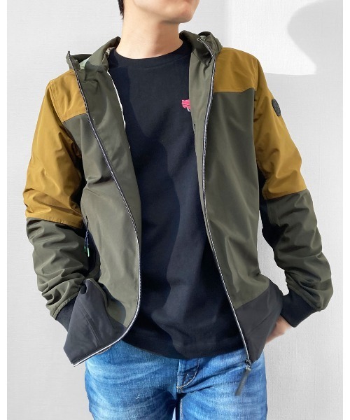 SCOTCH&SODA（スコッチアンドソーダ）の「グラフィック ロングスリーブTシャツ【166553】（Tシャツ/カットソー・メンズ・ホワイト/ブラック・MEDIUM/SMALL/LARGE）」の6枚目の写真