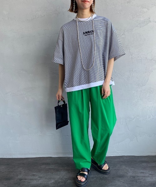 AMERICANA（アメリカーナ）の「[Americana×JEANS FACTORY/アメリカーナ×ジーンズファクトリー] 別注 ショート丈ワイドシルエット フロッキープリントTシャツ（Tシャツ/カットソー・レディース・ホワイト/ブラック/レッド・ONE SIZE）」の5枚目の写真