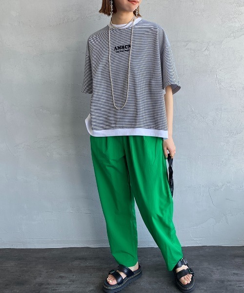 AMERICANA（アメリカーナ）の「[Americana×JEANS FACTORY/アメリカーナ×ジーンズファクトリー] 別注 ショート丈ワイドシルエット フロッキープリントTシャツ（Tシャツ/カットソー・レディース・ホワイト/ブラック/レッド・ONE SIZE）」の18枚目の写真