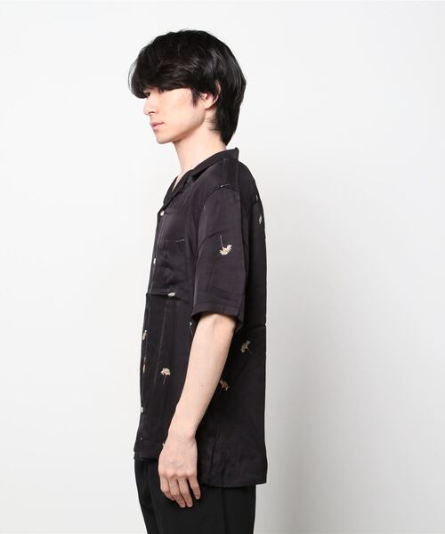 ALLSAINTS(オールセインツ)の「DAISY FLORAL SHIRT | DAISY FLORAL シャツ(シャツ/ブラウス・メンズ・ブラック・S/M/L/XS)」の3枚目の写真