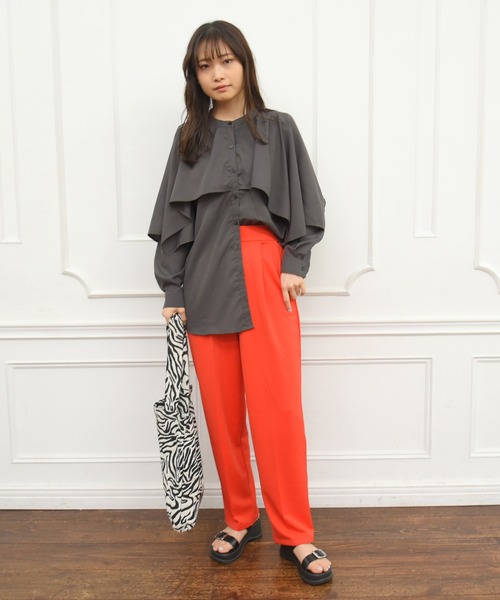 sango(sango)の「スパンブロードケープ付きスタンドブラウス(シャツ/ブラウス・レディース・オフホワイト/ラベンダー/スミクロ・FREE)」の8枚目の写真