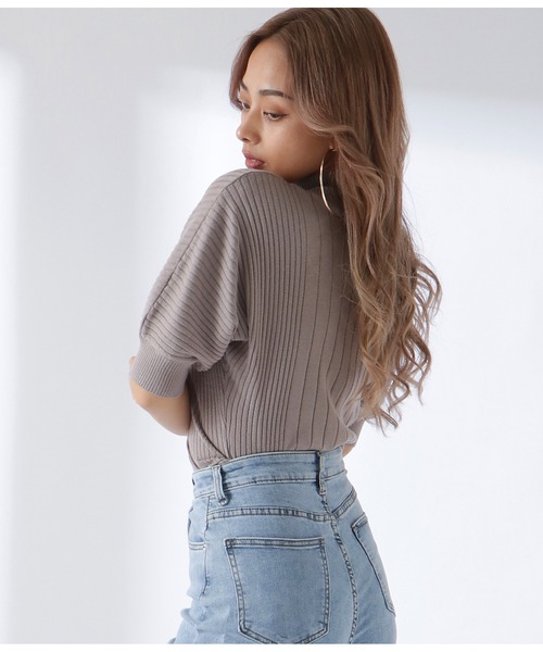 LATINA（ラティーナ）の「ショート丈ランダムリブドルマンスリーブトップスセーター（Tシャツ/カットソー・レディース・グリーン/ブラック/ベージュ・FREE）」の9枚目の写真