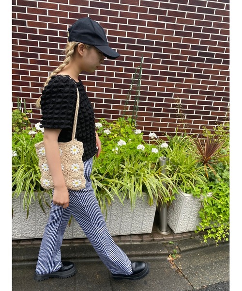 WC(ダブル シー)の「フラワーニットミニトート(トートバッグ・レディース・アイボリー・FREE)」の6枚目の写真