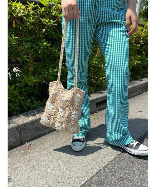 WC(ダブル シー)の「フラワーニットミニトート(トートバッグ・レディース・アイボリー・FREE)」の10枚目の写真